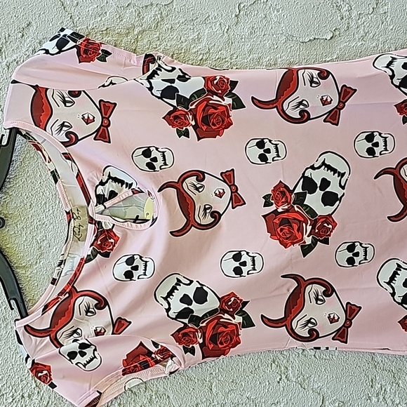 NWT NEW Lindy Bop Pink Key Hole Pin Up Top Skulls Roses She Devil Print - Picture 1 of 8